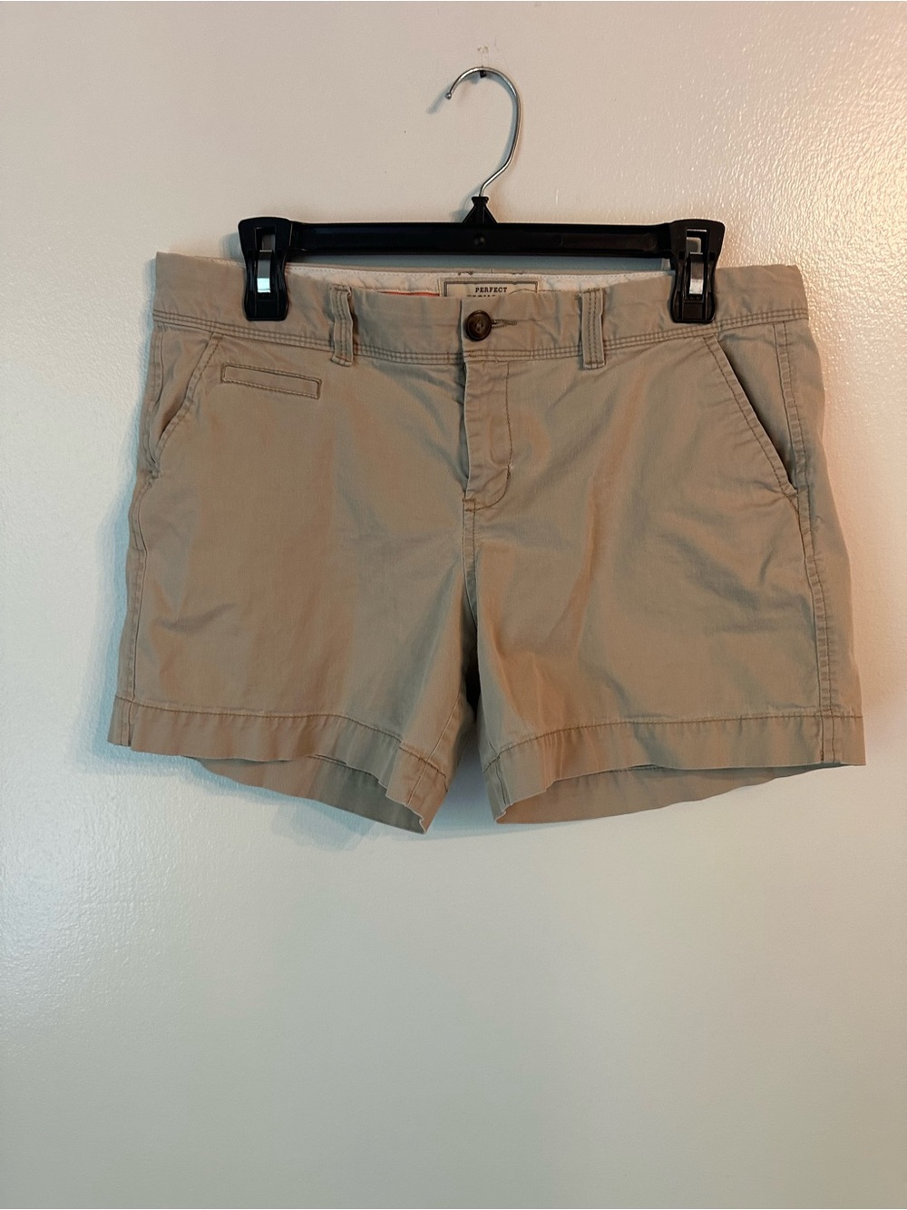 Old Navy Perfect 5” Shorts Favorite Khakis in Tan Size 10